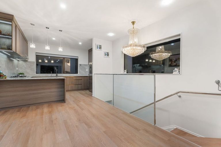 Photo of property in 137 Keri Vista Rise, Papakura, 2110