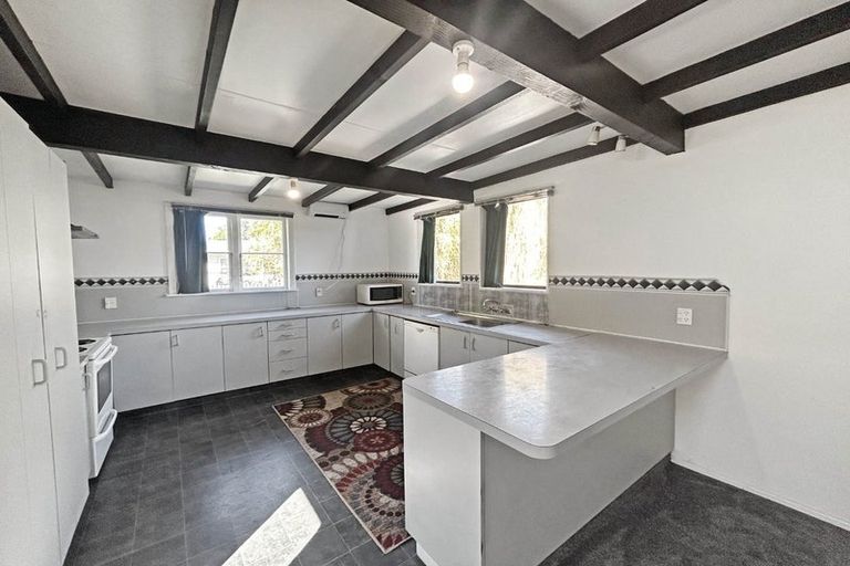 Photo of property in 16 Wood Street, Takaro, Palmerston North, 4410