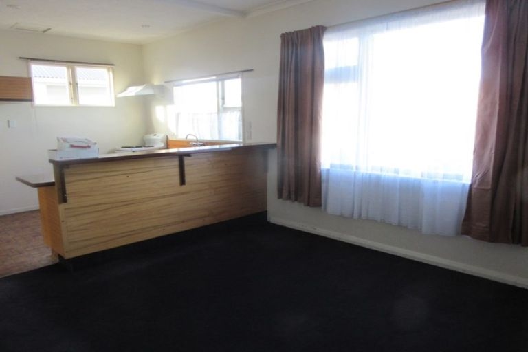 Photo of property in 122 Yule Street, Lyall Bay, Wellington, 6022