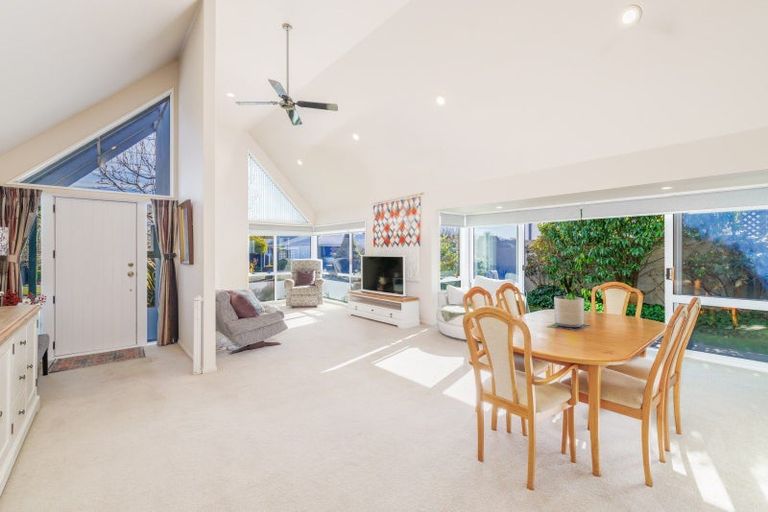 Photo of property in 46 Westgrove Avenue, Avonhead, Christchurch, 8042