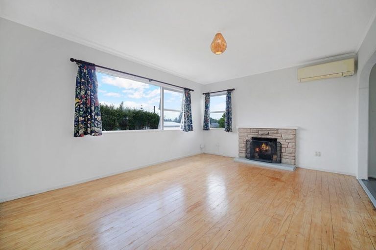 Photo of property in 51 Fairclough Road, Beach Haven, Auckland, 0626