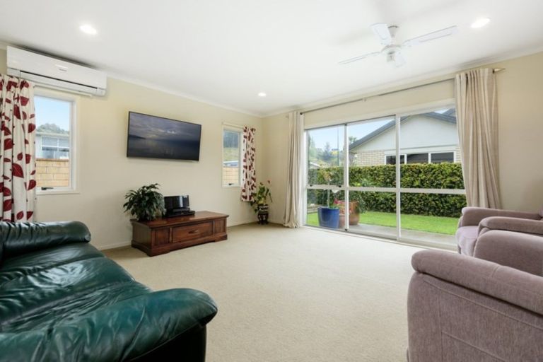 Photo of property in 2/100 Millers Road, Brookfield, Tauranga, 3110