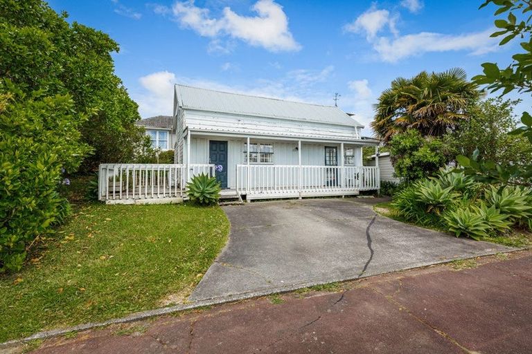 Photo of property in 85 Glengarry Road, Glen Eden, Auckland, 0602