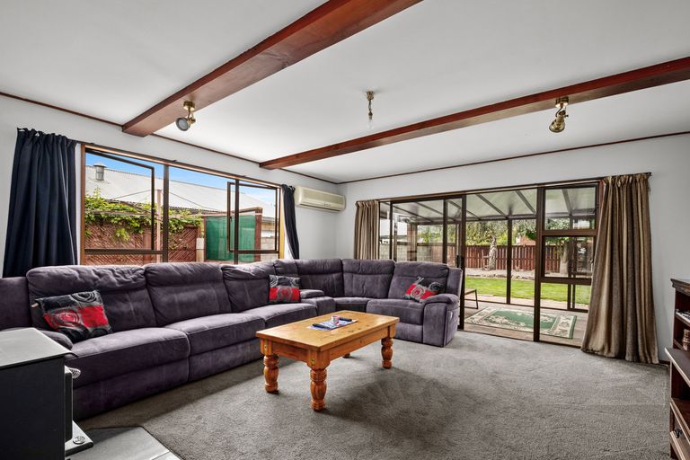 Photo of property in 17 Arnott Street, Alexandra, 9320