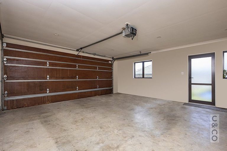 Photo of property in 36 Te Kauri Place, Helensville, 0800