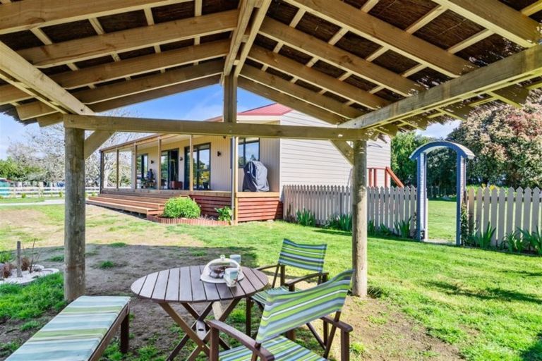 Photo of property in 10 Fryer Road, Hamurana, 3097