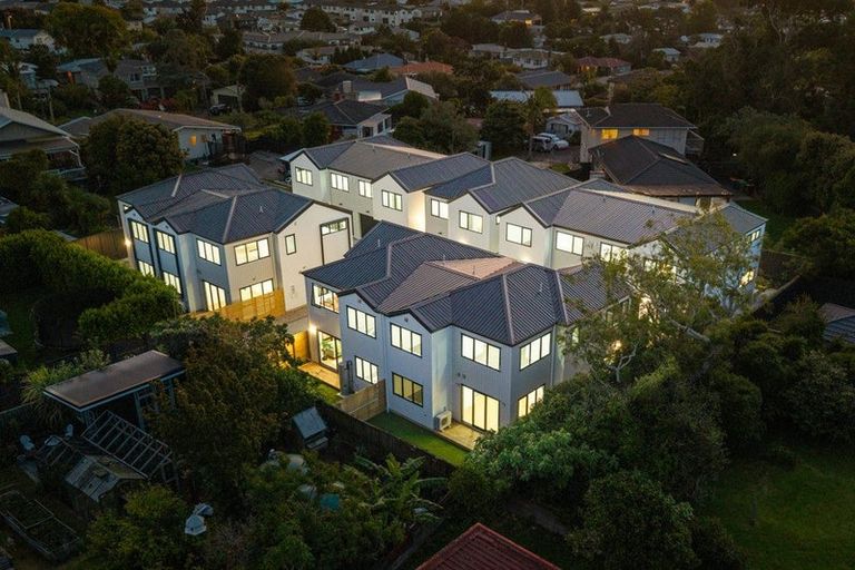 Photo of property in 6/113 Beach Road, Te Atatu Peninsula, 0610