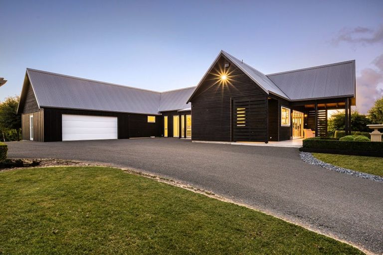 Photo of property in 67 Tarahunga Road, Levin, 5571