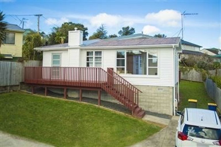 Photo of property in 21 Elliott Avenue, Bayview, Auckland, 0629