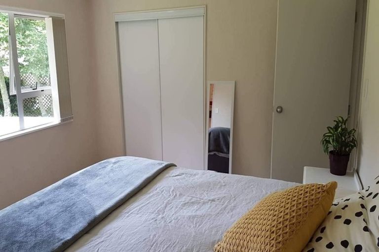 Photo of property in 6c Waterloo Place, Westown, New Plymouth, 4310