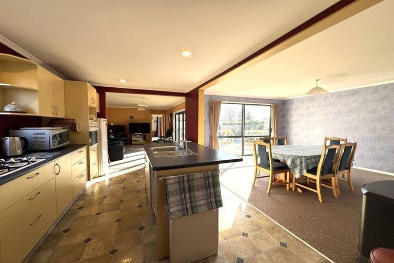 Photo of property in 24 Lanark Street, Balclutha, 9230