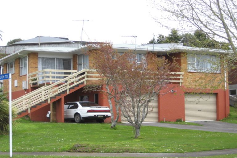 Photo of property in 17 Bromley Place, Westown, New Plymouth, 4310