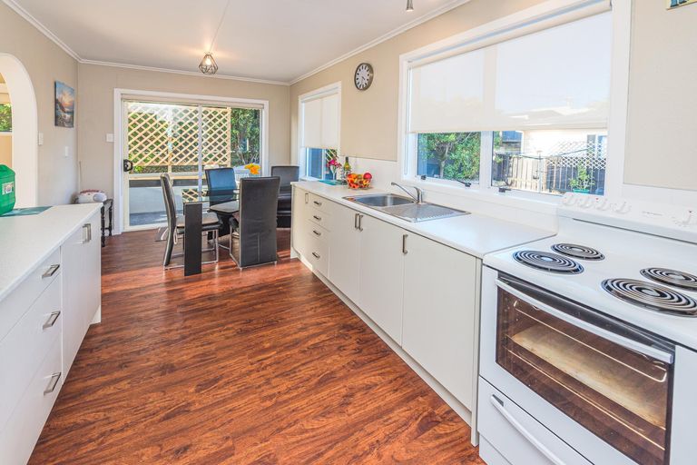 Photo of property in 28 Miro Street, Castlecliff, Whanganui, 4501