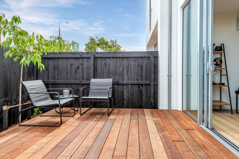 Photo of property in 2/6 Manning Place, Woolston, Christchurch, 8023