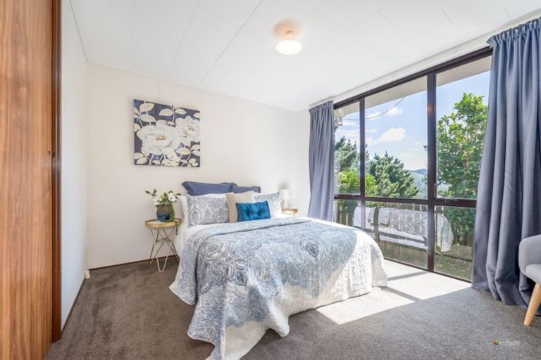 Photo of property in 1/169 Maungaraki Road, Korokoro, Lower Hutt, 5012