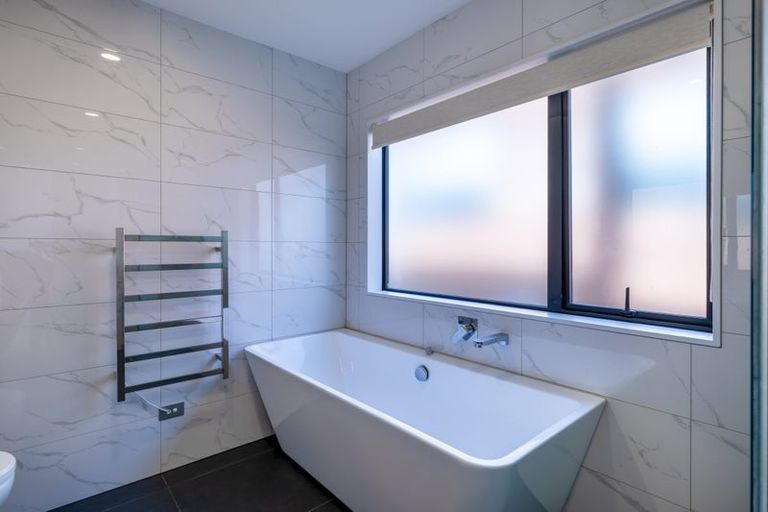 Photo of property in 11 Coastview Lane, Long Bay, Auckland, 0630