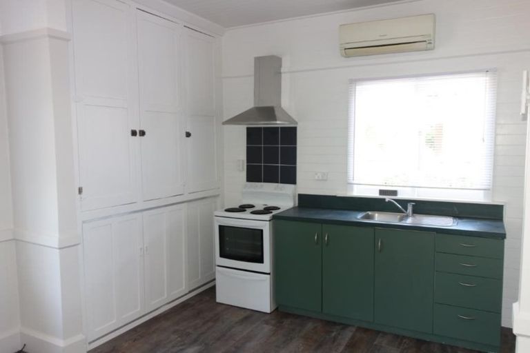 Photo of property in 2/24 North Avon Road, Richmond, Christchurch, 8013