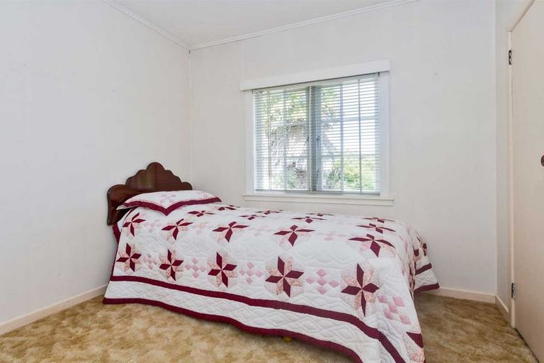 Photo of property in 26 Captain Scott Road, Glen Eden, Auckland, 0602