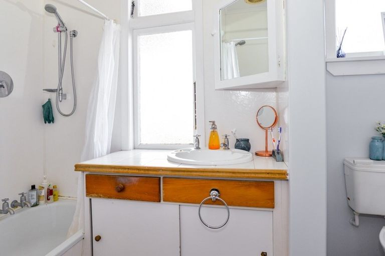 Photo of property in 105 Park Road South, Akina, Hastings, 4122