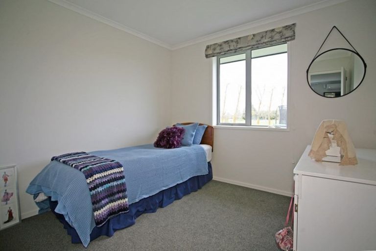 Photo of property in 17 Landsborough Drive, Darfield, 7571