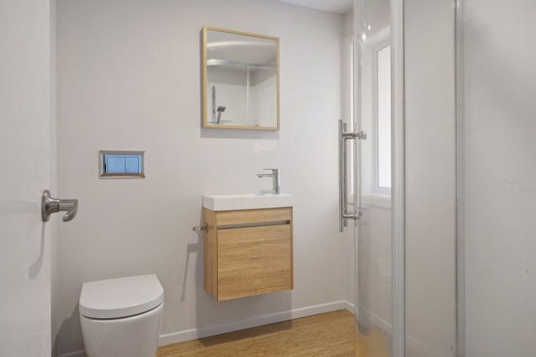 Photo of property in 17 Aorangi Road, Paraparaumu, 5032