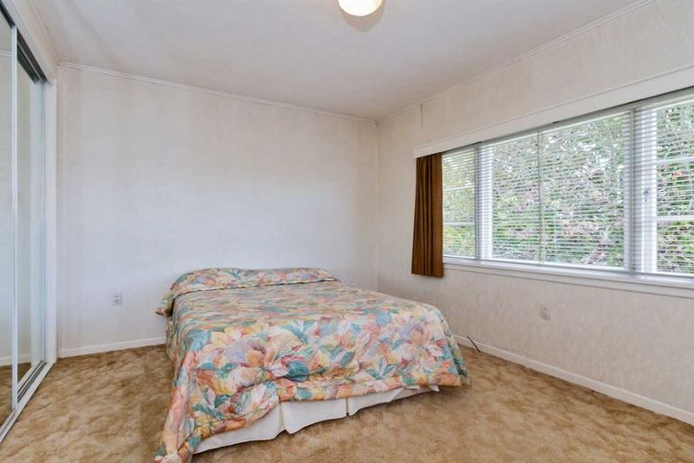 Photo of property in 26 Captain Scott Road, Glen Eden, Auckland, 0602