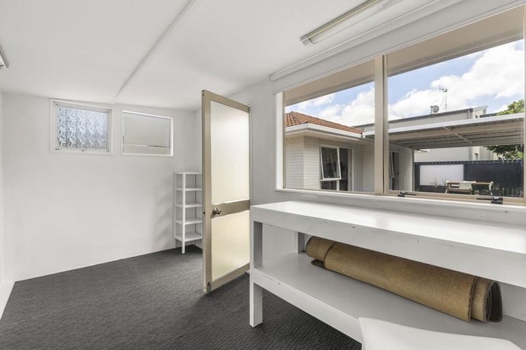 Photo of property in 115b Oceanview Road, Mount Maunganui, 3116