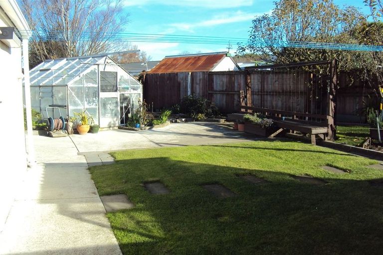Photo of property in 58 Pembroke Street, Avondale, Christchurch, 8061