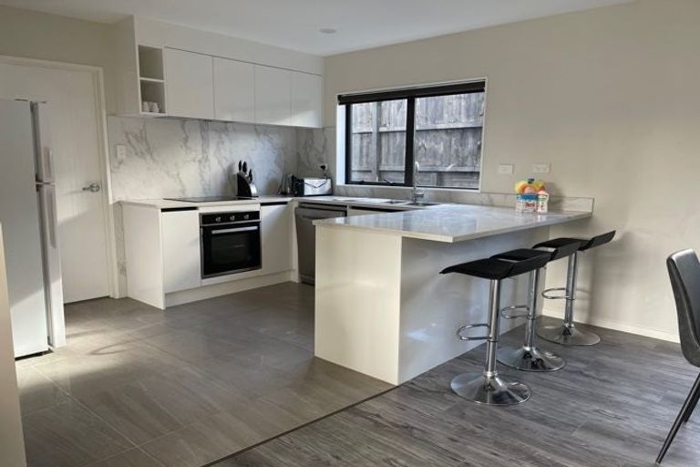 Photo of property in 12 Han Court, Glen Eden, Auckland, 0602