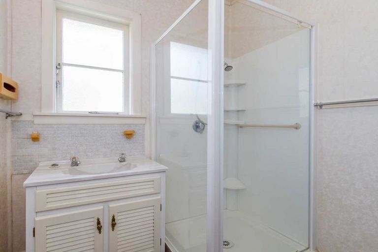 Photo of property in 26 Captain Scott Road, Glen Eden, Auckland, 0602