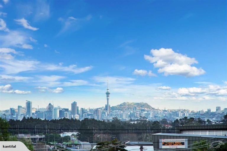 Photo of property in 65 Forrest Hill Road, Milford, Auckland, 0620