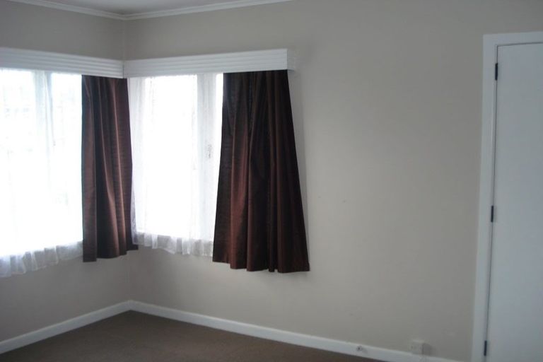 Photo of property in 10 Vera Road, Te Atatu South, Auckland, 0610