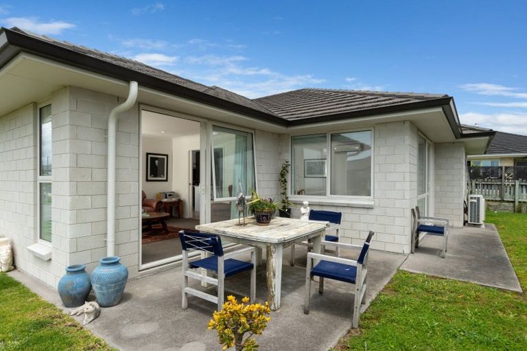Photo of property in 79 Bert Wall Drive, Omokoroa, 3114