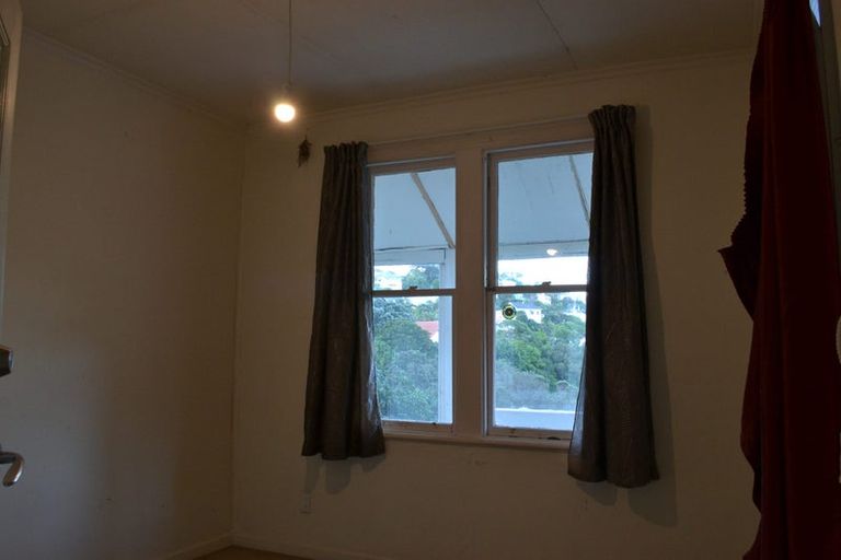 Photo of property in 37 Raroa Road, Kelburn, Wellington, 6012