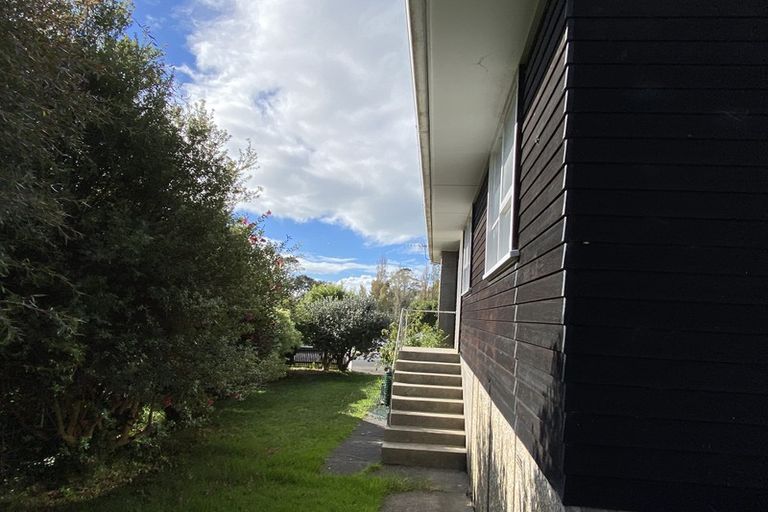 Photo of property in 23 Ennis Avenue, Pakuranga Heights, Auckland, 2010