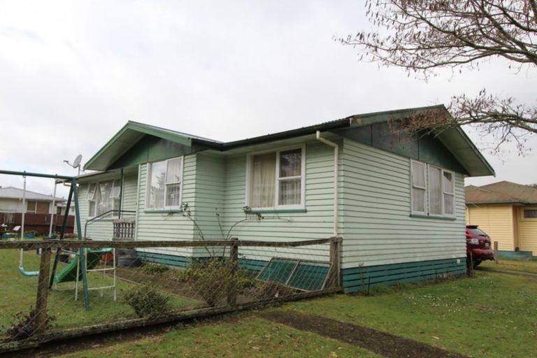 Photo of property in 1 Saint Andrews Drive, Tokoroa, 3420