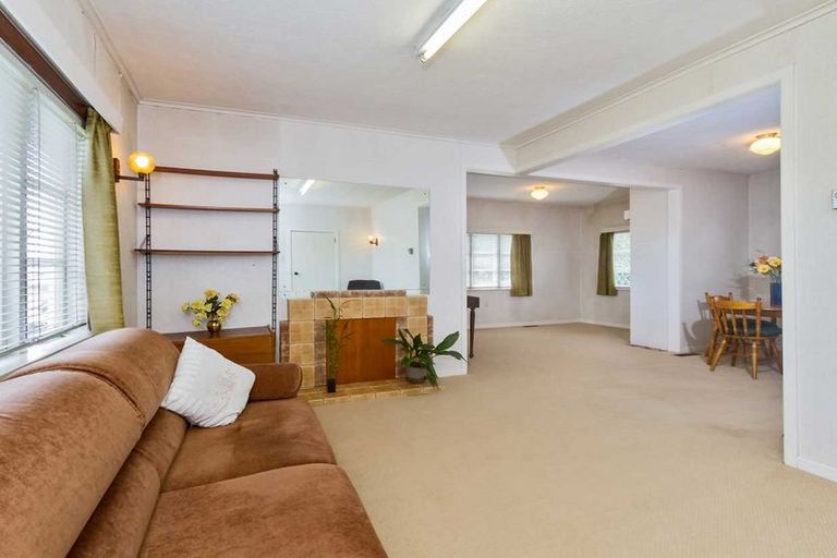 Photo of property in 26 Captain Scott Road, Glen Eden, Auckland, 0602