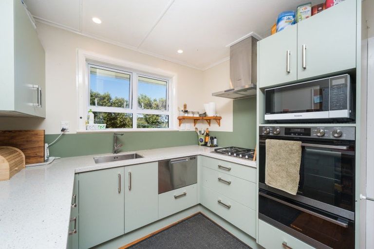 Photo of property in 18 Belvedere Crescent, Takaro, Palmerston North, 4412