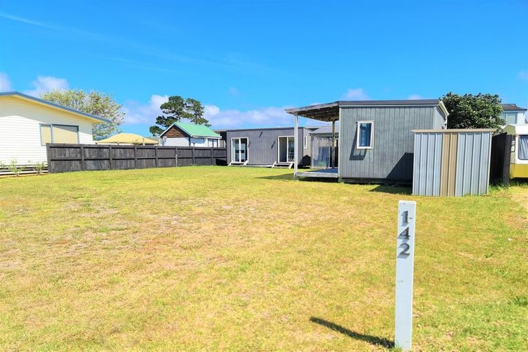 Photo of property in 142 The Fairway, Matarangi, Whitianga, 3592