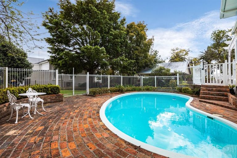 Photo of property in 60 Princes Street, Northcote Point, Auckland, 0627