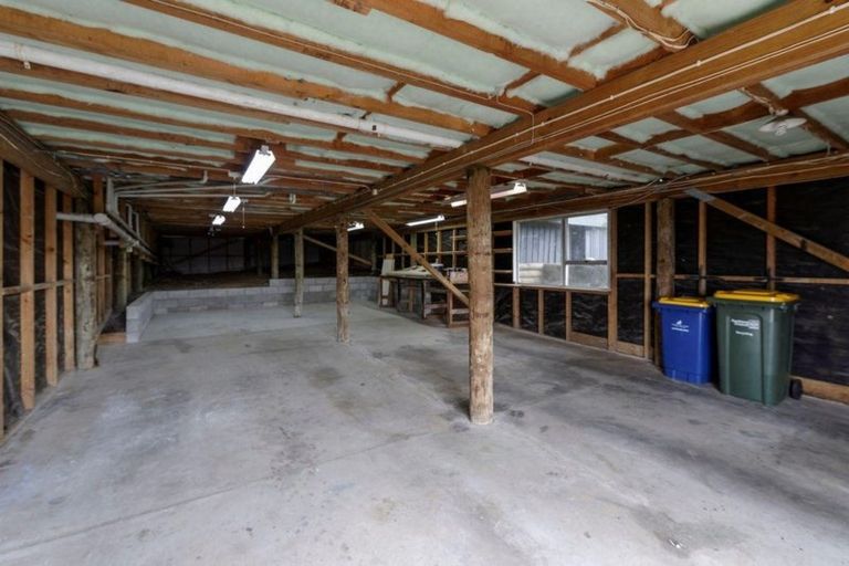 Photo of property in 9 Moxham Grove, Massey, Auckland, 0614