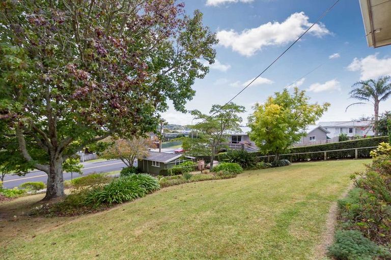 Photo of property in 26 Captain Scott Road, Glen Eden, Auckland, 0602