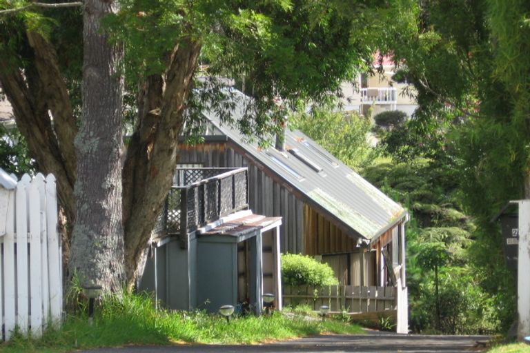 Photo of property in 2/25 Drome View Place, Beach Haven, Auckland, 0626