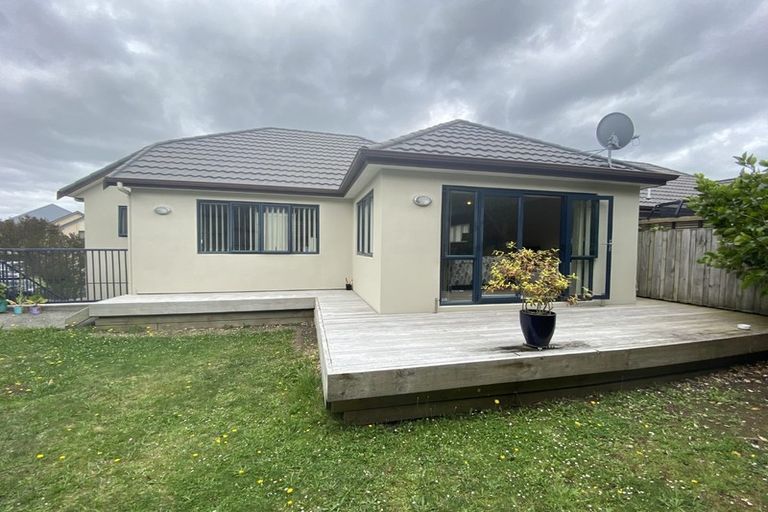 Photo of property in 33 Sonoma Crescent, Oteha, Auckland, 0632