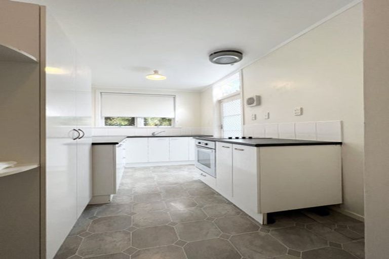 Photo of property in 145 Ocean View Road, Hillcrest, Auckland, 0627