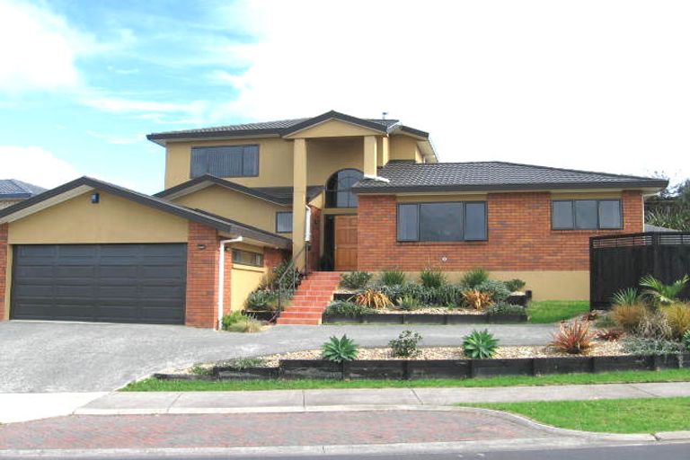 Photo of property in 16 Highfields Terrace, Henderson, Auckland, 0612