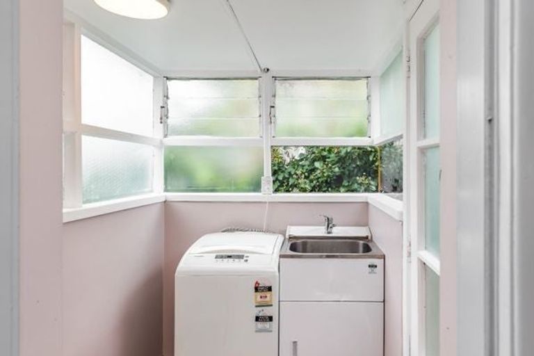 Photo of property in 2/303 Rangatira Road, Beach Haven, Auckland, 0626