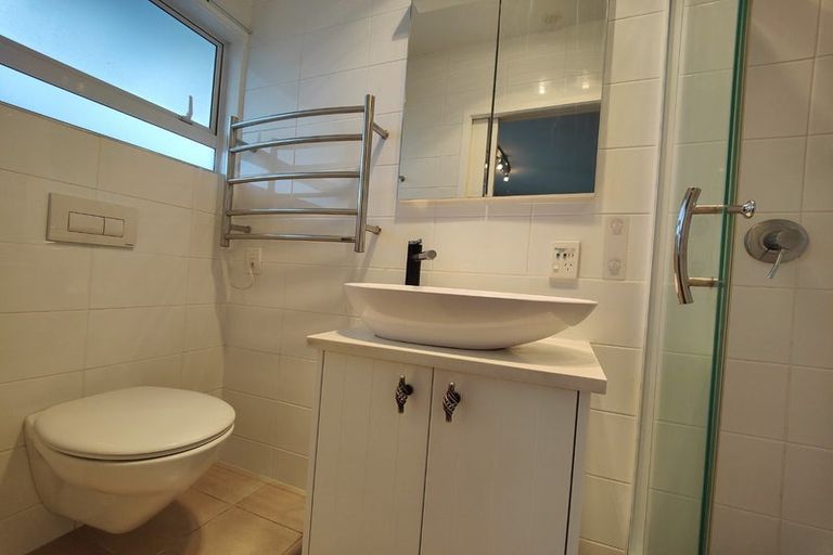 Photo of property in 5 Stansfield Place, Sunnyhills, Auckland, 2010