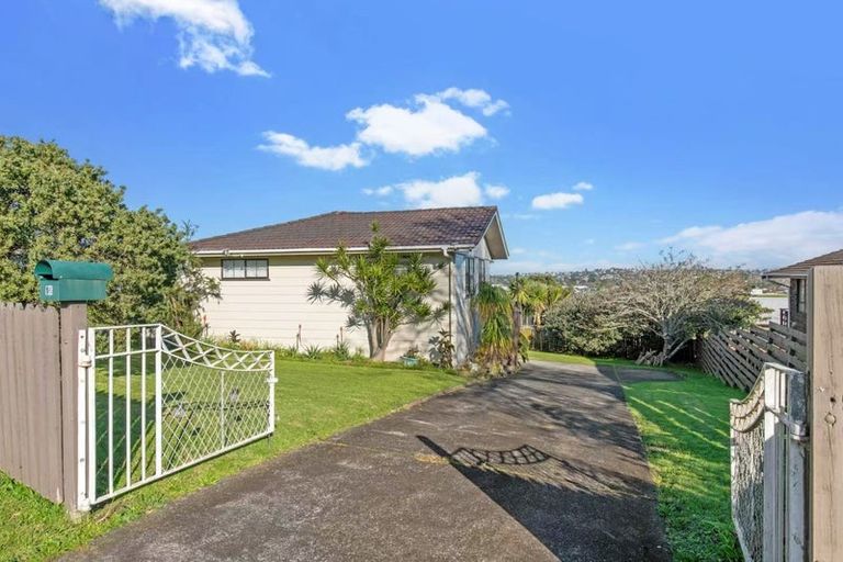 Photo of property in 16 Lewisham Street, Highland Park, Auckland, 2010