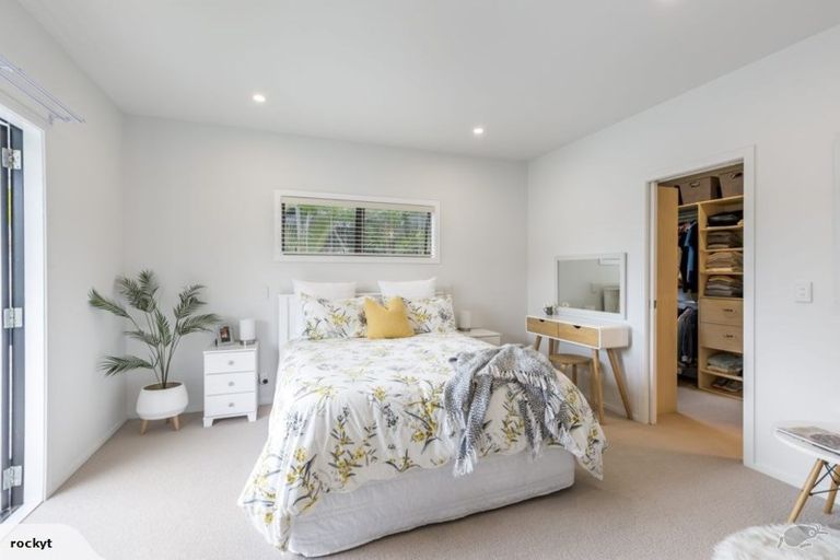 Photo of property in 2/660 Beach Road, Browns Bay, Auckland, 0630